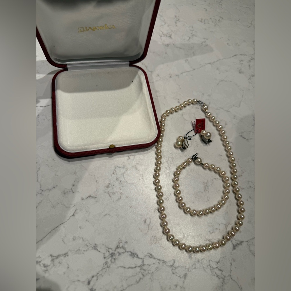 Vintage Majorica Faux Pearl Necklace, Bracelet and Earrings in Box